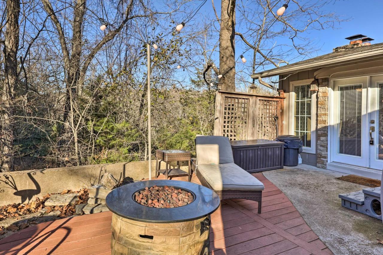 Holiday Island Home Hot Tub And Wood Stove! Exterior photo