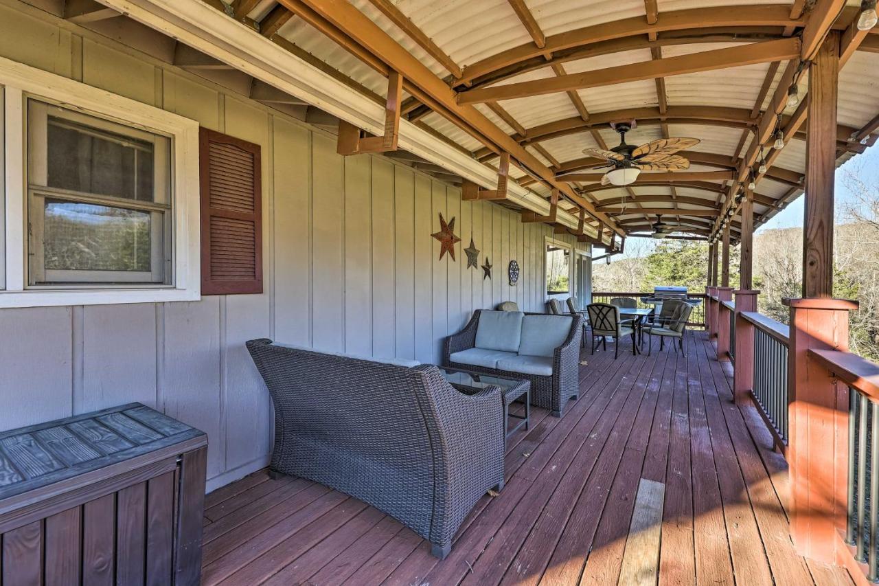 Holiday Island Home Hot Tub And Wood Stove! Exterior photo