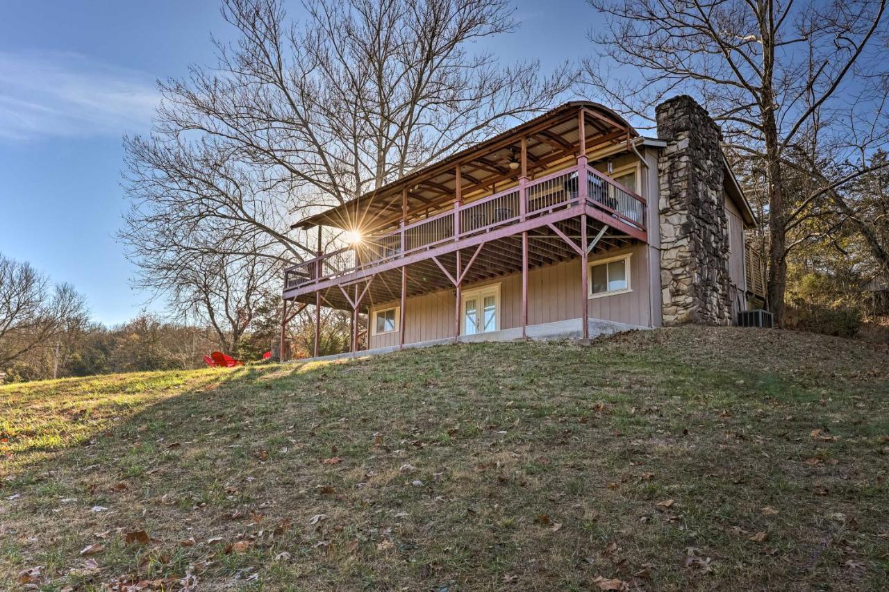 Holiday Island Home Hot Tub And Wood Stove! Exterior photo